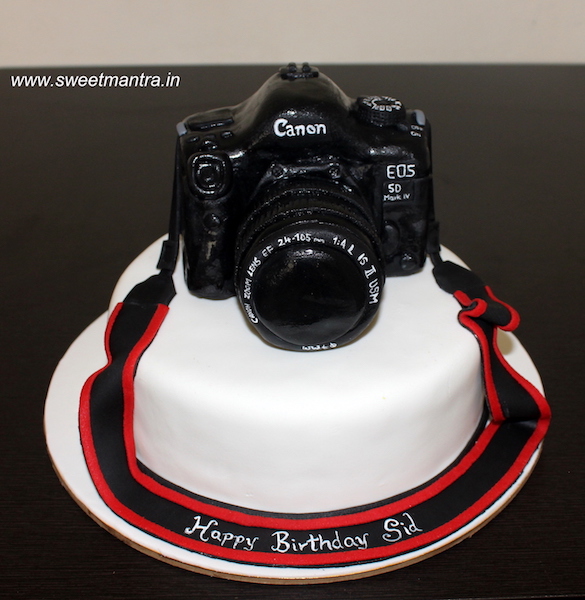 Canon Camera, Photography theme fondant cake in Pune
