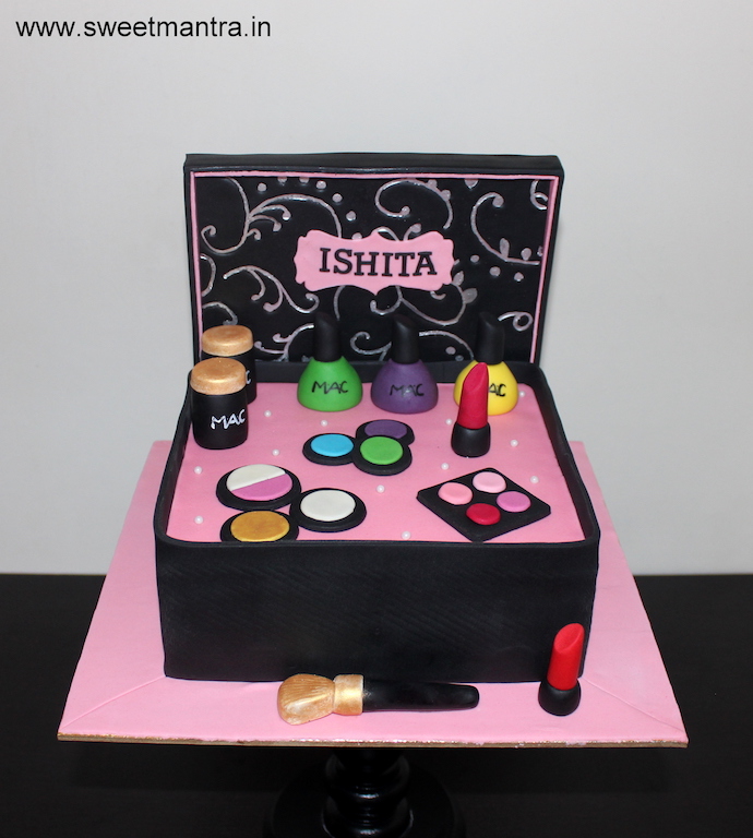 Makeup Box shaped 3D designer cake for girls birthday in Pune