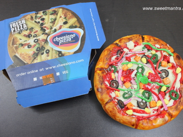 Pizza shaped customized 3D designer fondant cake in Pune