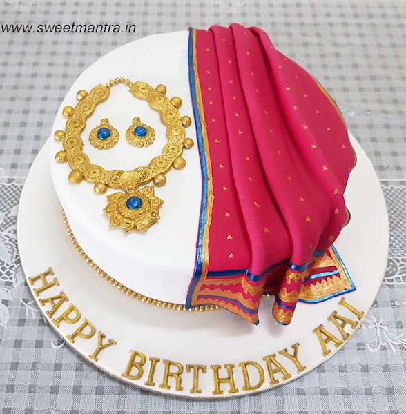 Maharashtrian Pathani saree and Indian jewellery theme cake in Pune