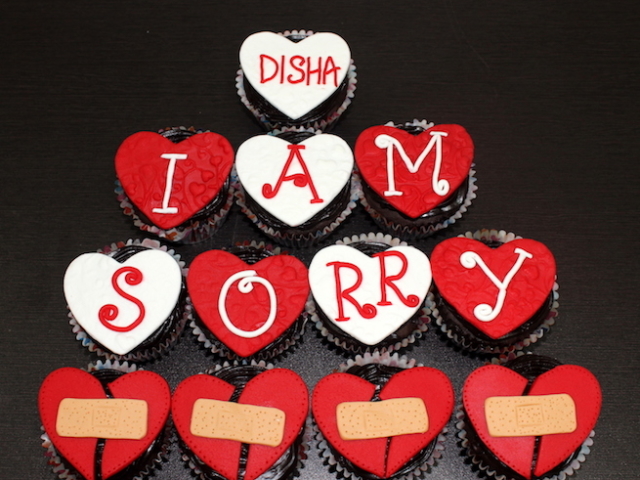 Sorry theme customized cupcakes for girlfriend in Pune