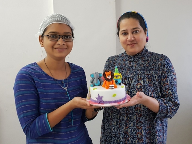 Fondant cake classes, workshop in Pune