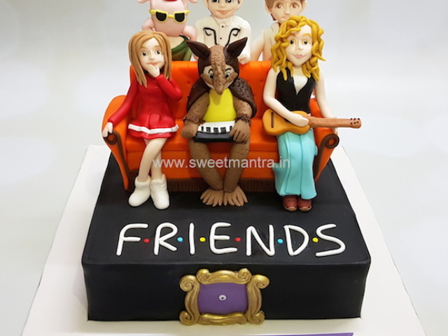 FRIENDS tv series theme customized cake with Monica, Rachel, Chandler, Joey, Ross, Phoebe figurines on couch in Pune