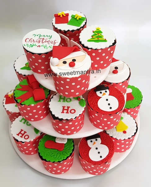 Christmas theme cupcakes in Pune
