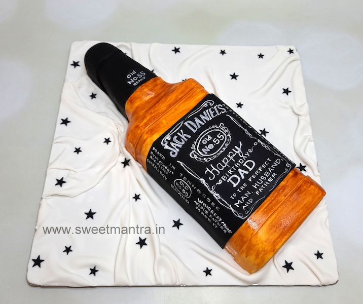 Jack Daniels whiskey bottle cake