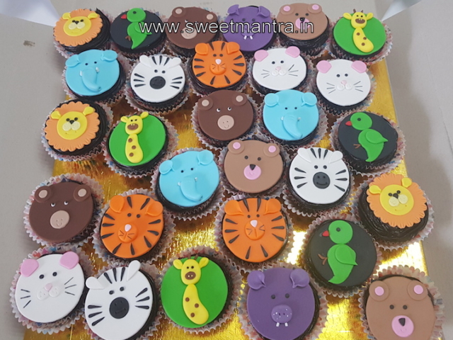 Animals theme cupcakes