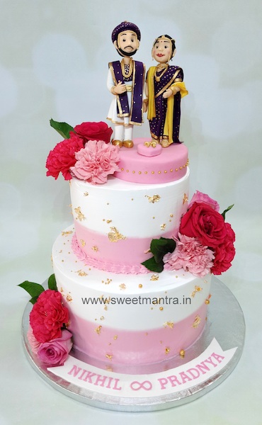 Customised cake for Marathi couple's wedding reception