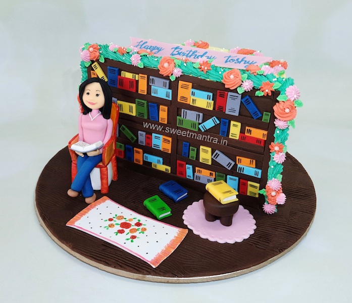 Books library cake for a book lover