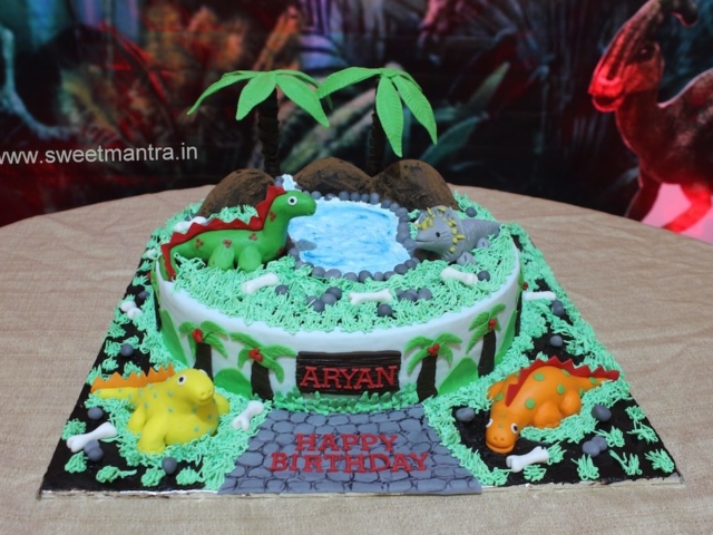 Dinosaur family cake