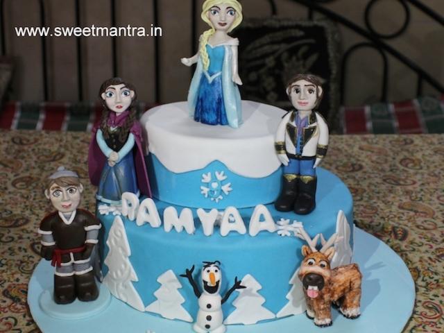 Frozen family 2 tier cake