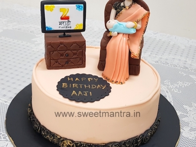 Mother and TV design cake