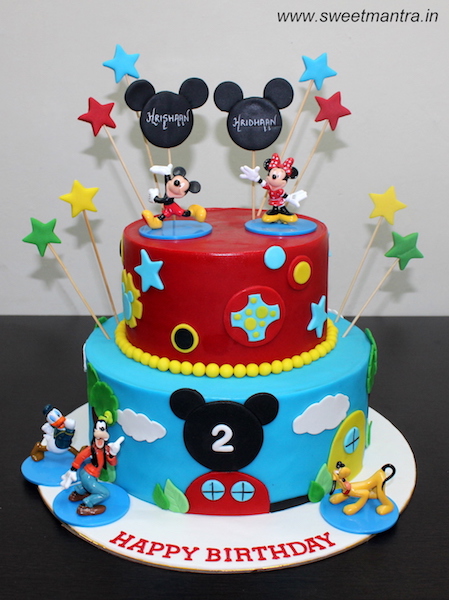 Mickey mouse fondant cake