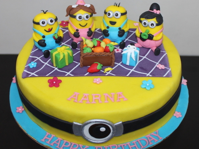 Minion Party cake