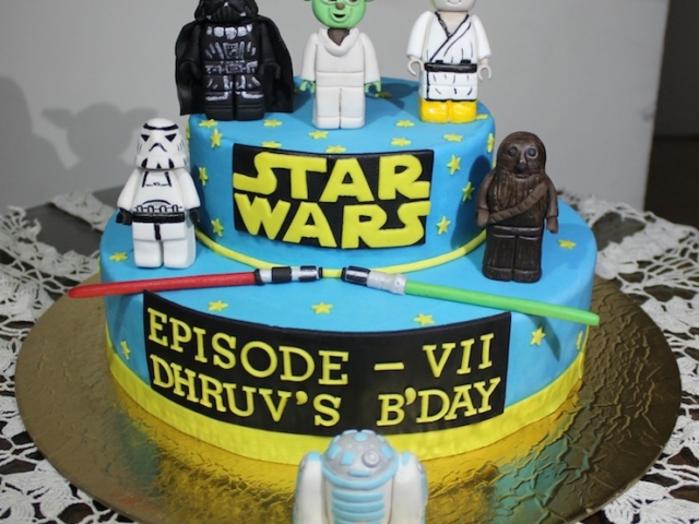 Star Wars tier cake