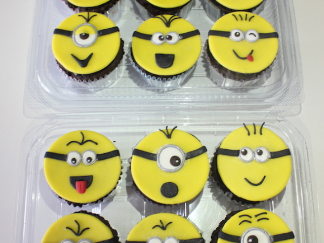 Minions theme cupcakes