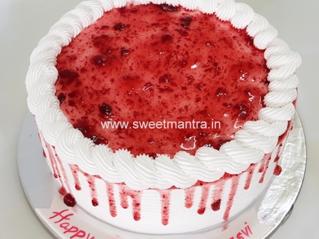 Strawberry fresh cream cake in Pune
