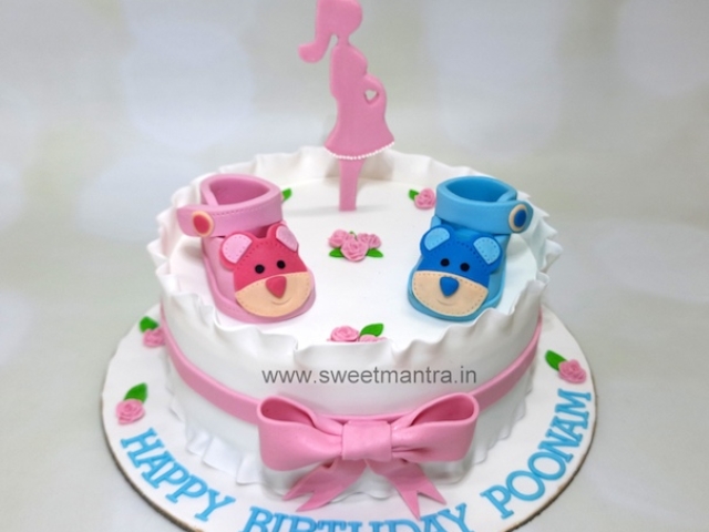 Cake for a pregnant woman