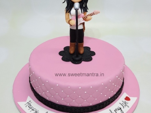 Singer cake design
