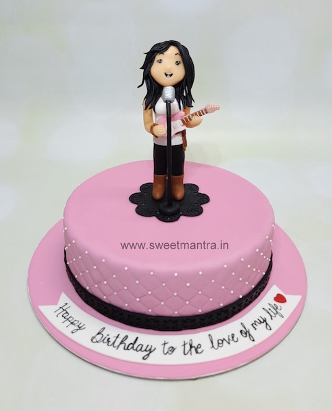 Singer cake design