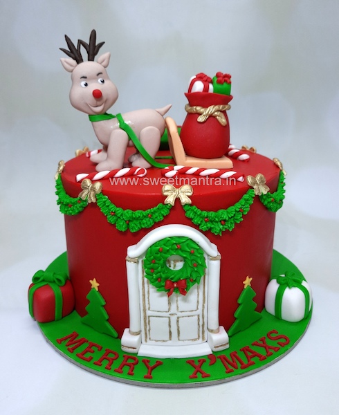 Christmas theme fondant cake