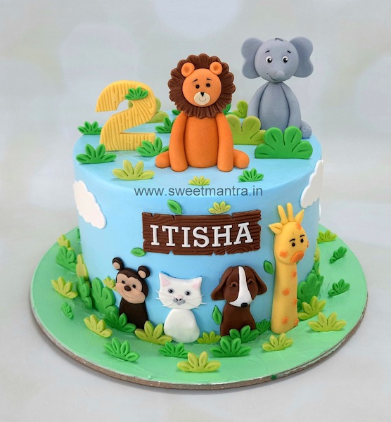 Animals in Jungle cake