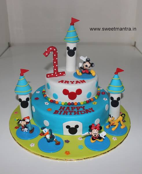 Mickey family tier cake