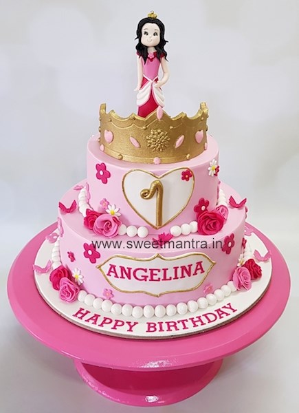 1st birthday cake for girl with tiara