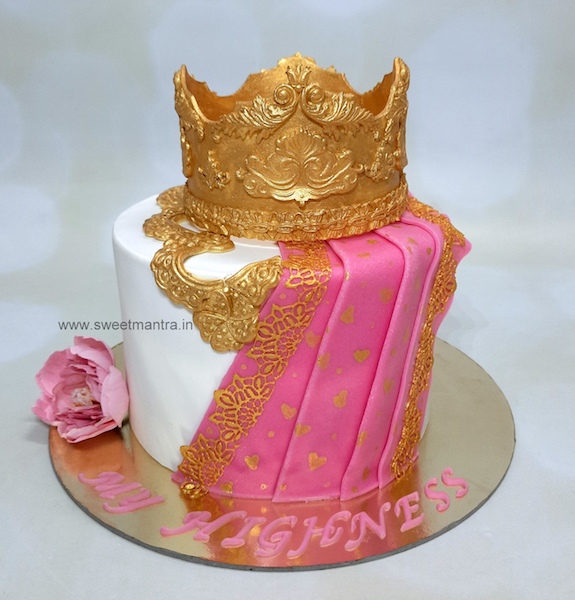 Saree and Crown cake