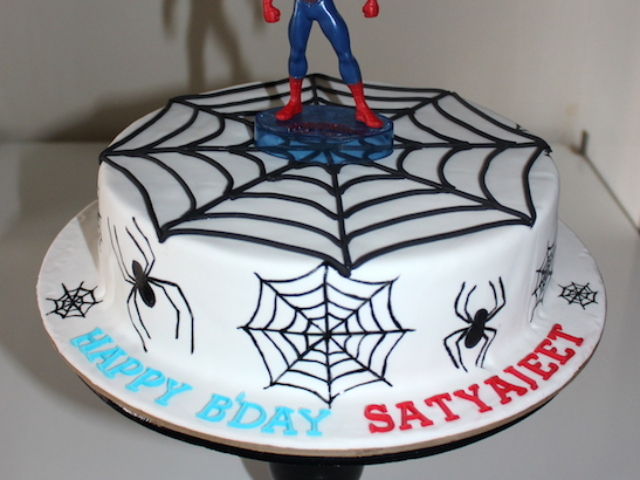 Spiderman web cake