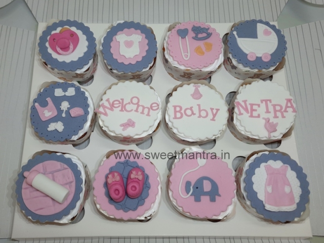 Welcome baby cupcakes