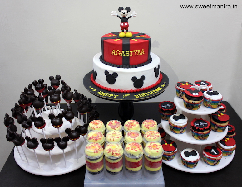 Mickey Mouse dessert table