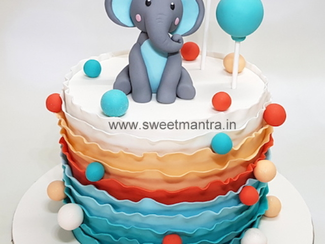 Elephant theme cake
