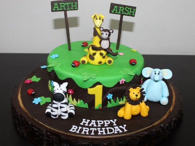 Animals cake for twins