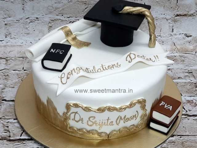 Doctor Graduation cake