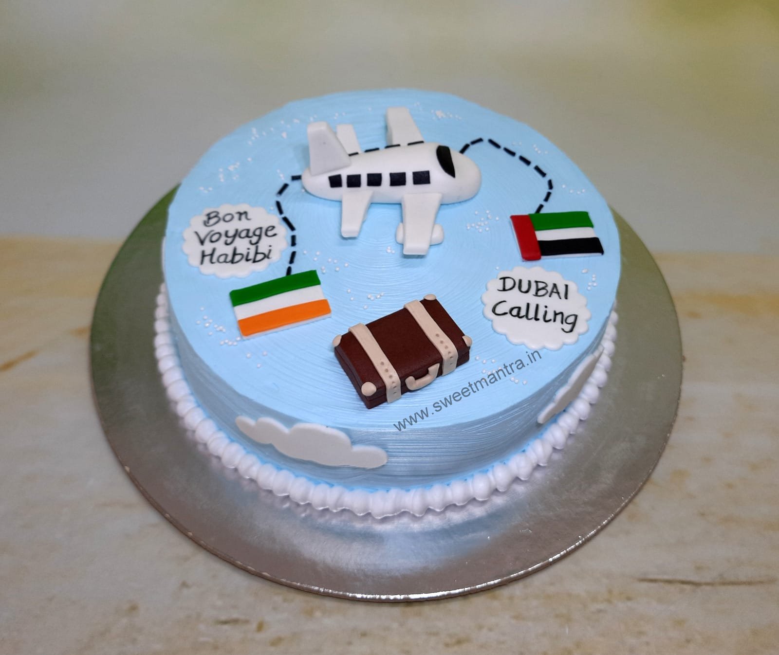 Dubai travel cake