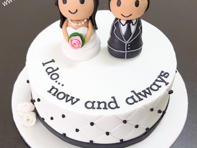 Engagement couple cake