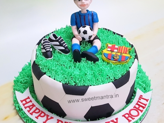 Football theme cake
