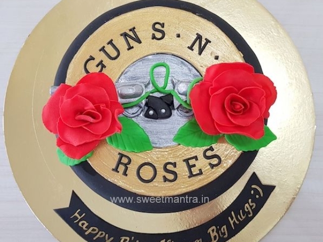 Guns and Roses cake