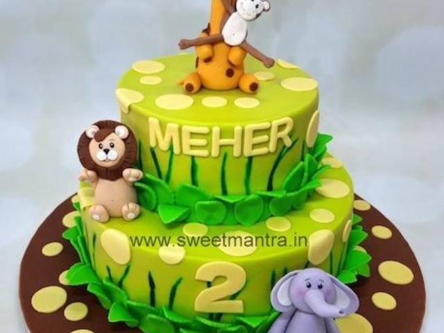 Jungle theme tier cake