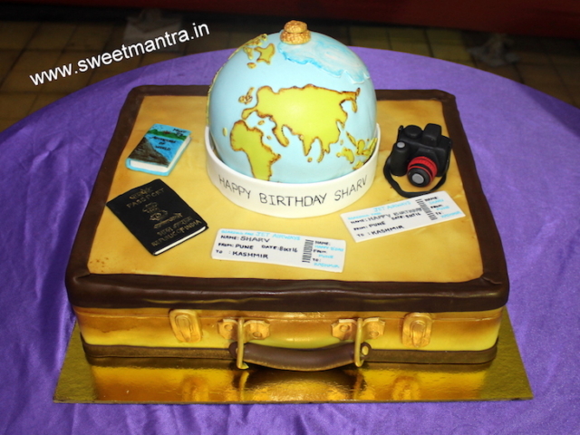 Travel Suitcase cake