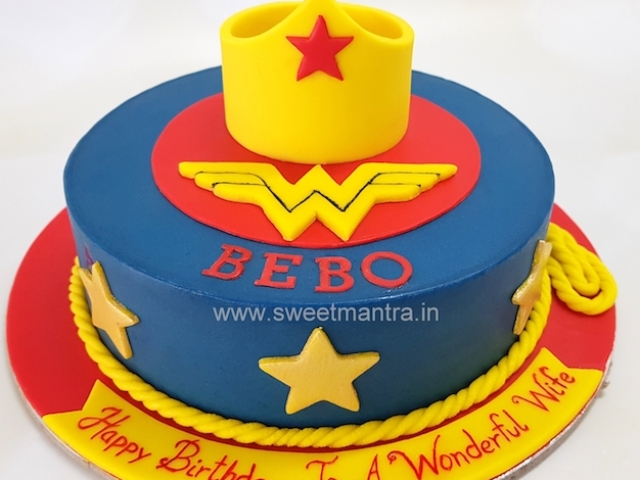 Wonder woman cake