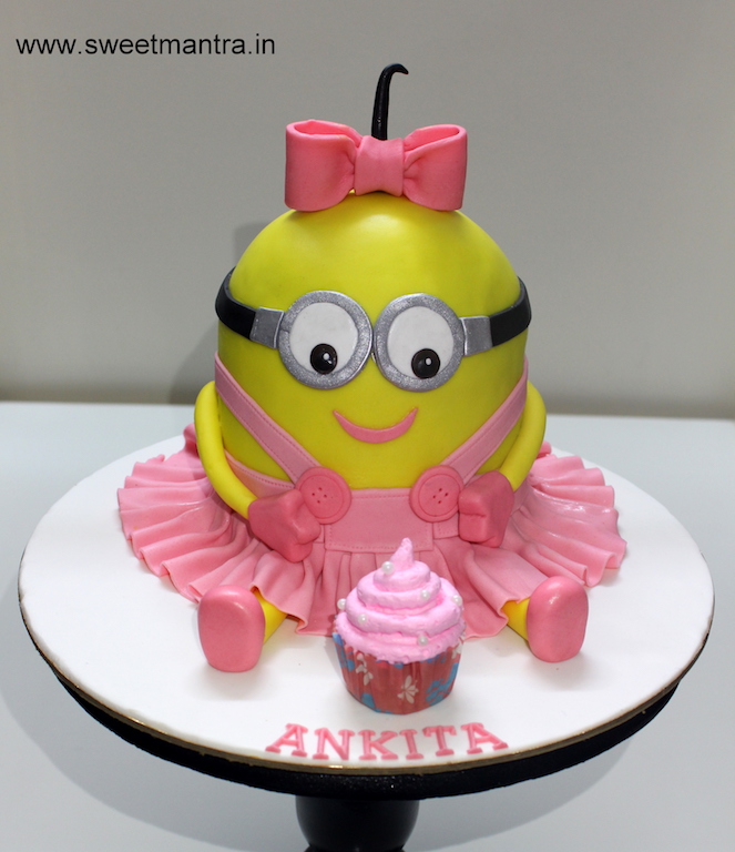 3D Minion cake