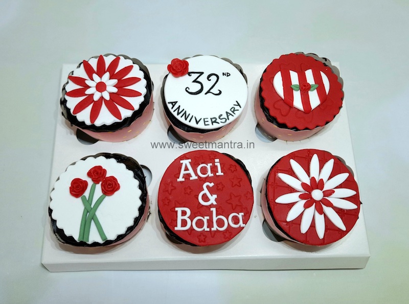 Anniversary cupcakes for parents
