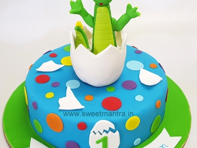Baby Dinosaur cake