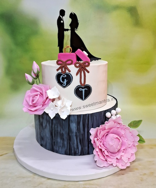 Engagement cake with flowers