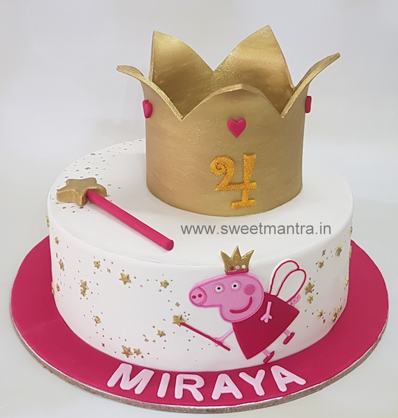 Peppa Crown Design cake