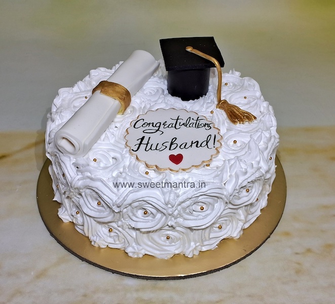Graduation cream cake