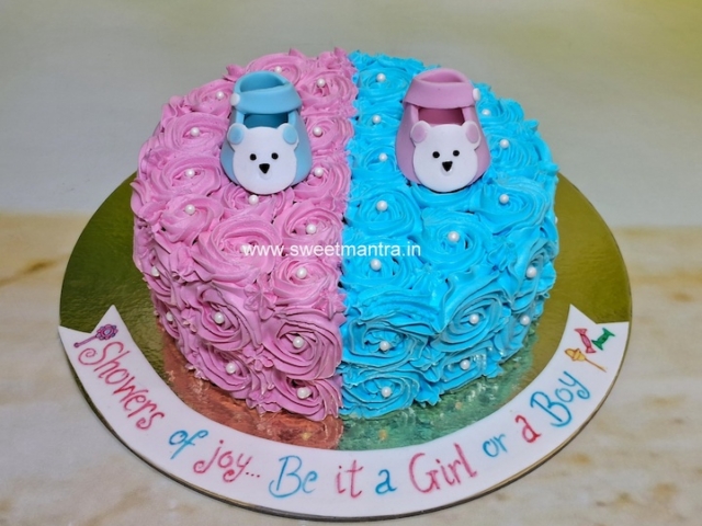 Small cake for baby shower