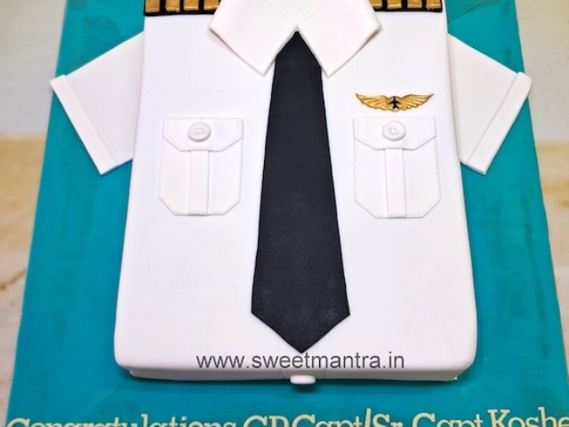 Pilot Uniform cake