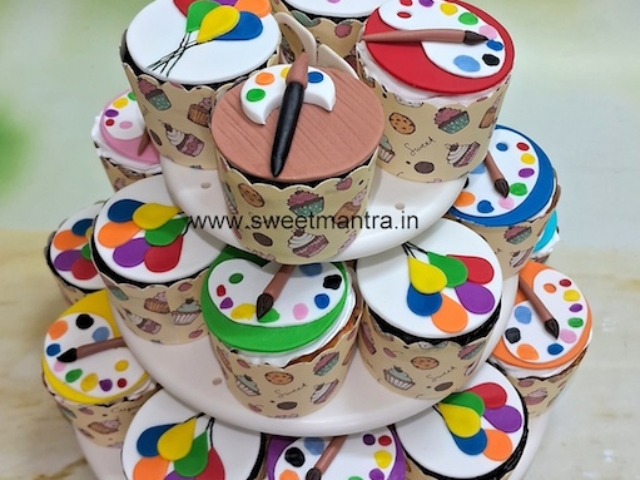 Painting theme cupcakes